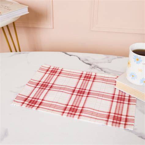 Red and White Placemat Online - Premium Table Mat | Nestasia