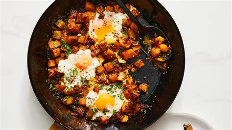 Cheap Vegetarian Recipes: Tomato Pasta, Mac and Cheese, Tofu Curry and ...