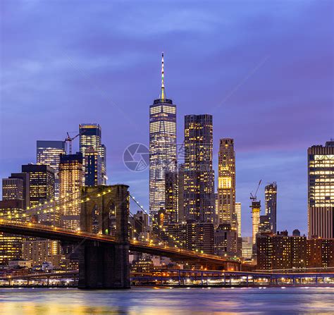 布鲁克林桥与曼哈顿下城摩天大楼为纽约市纽约州,美国高清图片下载-正版图片300886056-摄图网