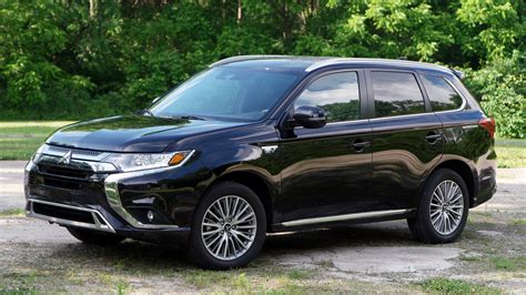 2021 Mitsubishi Outlander PHEV Road Test Review | Improved but falling ...