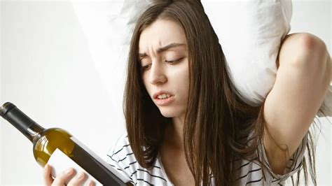 Alcohol And Liver Health: Expert Explains Why Women Are More Vulnerable ...