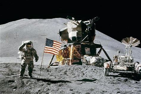 阿波罗11号登月后遭遇3个UFO,它们正在月球上看着我们到来|阿波罗|阿姆斯特朗|月球_新浪新闻