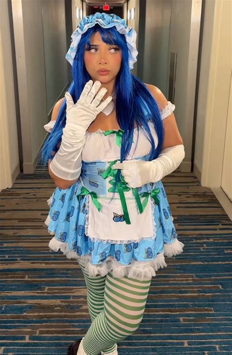 blueberry muffin | Pretty halloween costumes, Blue wig halloween ...