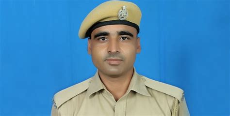 Rajasthan Cop Built Free School For 450 Kids So That They Dont Beg On ...