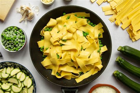 Jamie Oliver's courgette and pea pasta   A Mummy Too