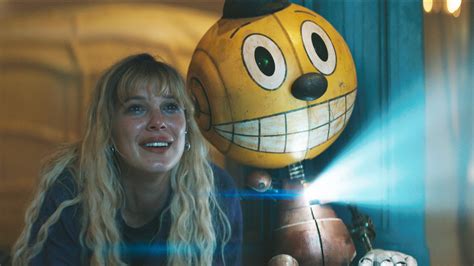 Electric State: Erster Trailer zu Netflix' neuen Sci-Fi-Film hat ...