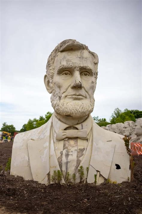 Virginia ‘President Heads’: Decaying Presidential Statues in Croaker