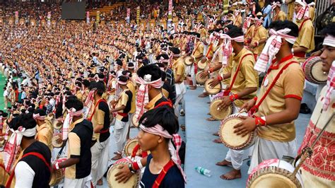 Bihu performance with over 11,300 dancers, drummers enters Guinness ...