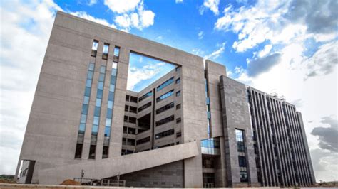 IIIT Hyderabad allows a B-Tech in CS dual degree to humanities student