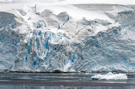 14 Facts About Antarctica That Will Change How You Think About Deserts