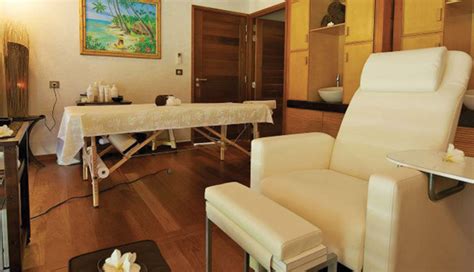 5 Places To Enjoy Romantic Spas in French Polynesia - lifeberrys.com