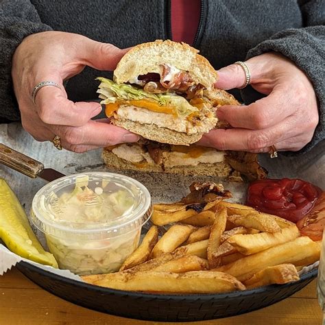 HONEY BEAR, Eagle River - Restaurant Reviews, Photos & Phone Number ...