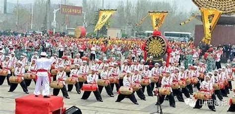 图为太原古县城开城仪式上，晋鼓韵鼓乐团参加表演。杨润德 梁月仙 文/摄