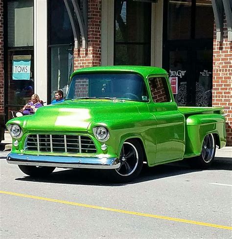 Pin by Bronislav Dron on old school | 57 chevy trucks, Chevy trucks ...