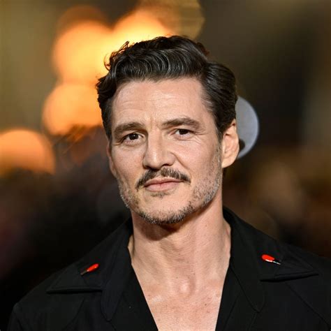 Pedro Pascal shows off his legs on the red carpet for the second time ...