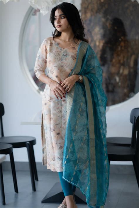 Vrindavan Fashion : Buy Indian Ethnic Wear and Dress For Women Online ...