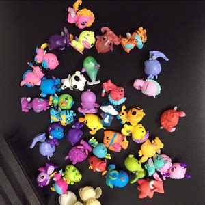 Jual 10 Kapsul Mainan Animasi Kartun Ikan Terbang Kuda Terbang Warna ...