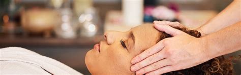 Best Relaxing Head Massage in Medavakkam Peace & Pamper Spa | Macro Spa