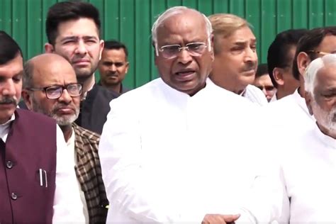 Opposition MPs to March from Vijay Chowk to ED office over Adani issue ...