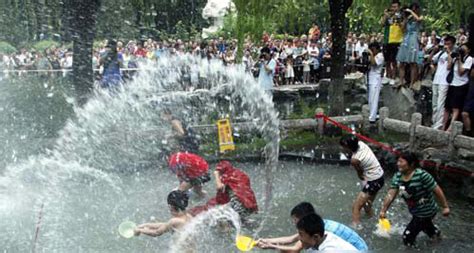 8月首届济南泉水节在大明湖开幕_山东频道_凤凰网