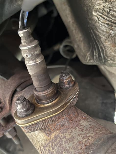 2005 Saturn Relay Upstream O2 Sensor Replacement 的图像结果