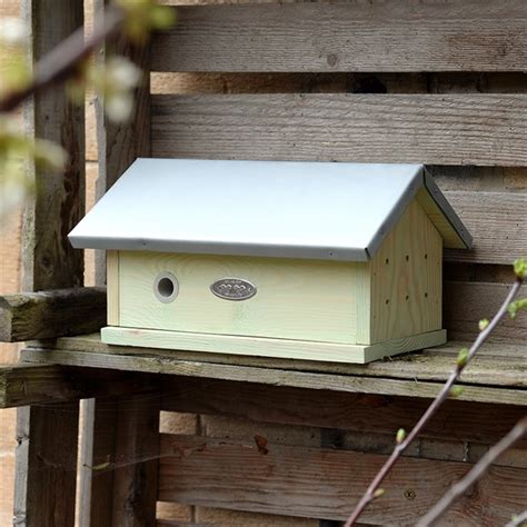 How to Make a Bumble Bee House 的图像结果