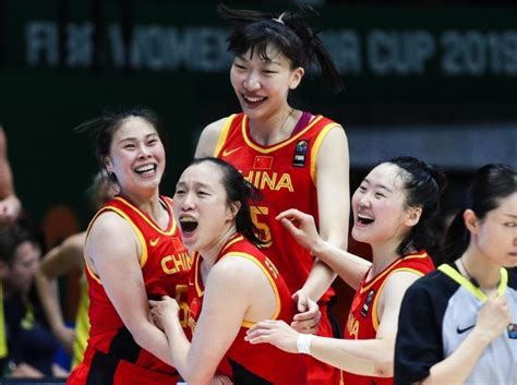 追平历史最佳！中国女篮获得世界杯亚军