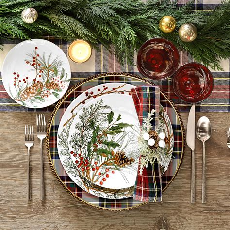 Woodland Berry Dinner Plates | Christmas dinnerware, Christmas dinner ...