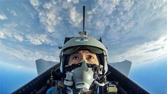 空军第十批女飞行学员顺利转入高教机训练 - 中国军网