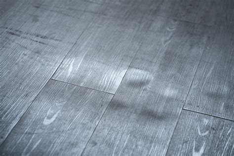 The Disadvantages of Vinyl Plank Flooring | Precision Flooring Services