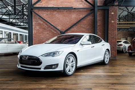 2014 Tesla Model S 85 - Richmonds