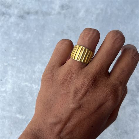 Stripe fence Ring Brass Tone – Urbanitii