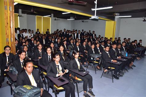 What Is the Salary of BBA in Patna? | Explore BBA Scope & Earnings After Graduation-2025