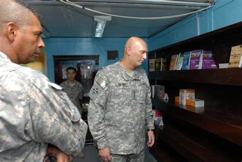 USF-I commander tours Basra resiliency campus | Article | The United ...