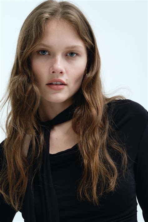 Draped scarf-detail top - Black - Ladies | H&M IN