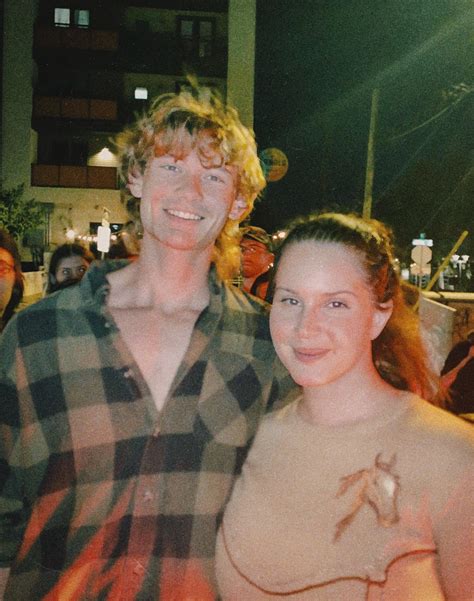 why is everyone here so pro skinny when fat lana is hotter than both ...