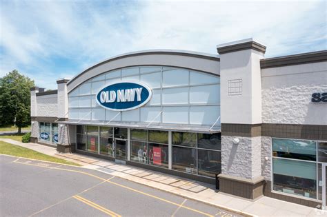 828-888 Sunrise Hwy, Bay Shore, NY 11706 - Gardiner Manor Mall | LoopNet