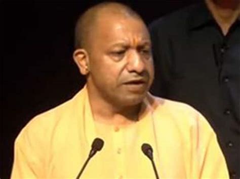 UP CM Adityanath addresses 'Shikshak Samman Samaroh' at Lucknow school ...