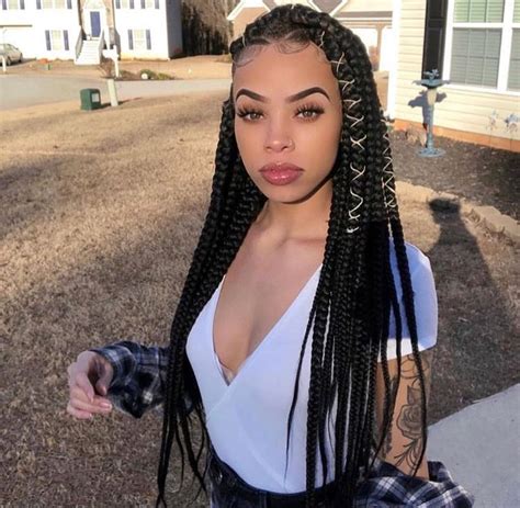 Natural Makeup Look on Light Skin Women of Color | Melanin Poppin ...