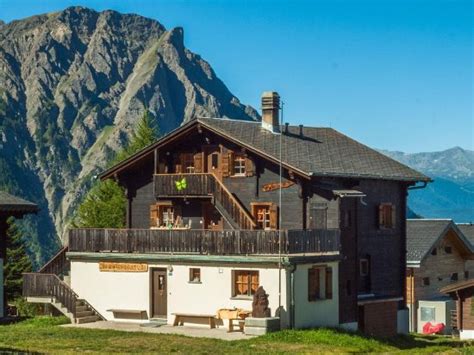 GRUPPENHAUS IM WALLISER ALPSTYLE (Rosswald) - Guesthouse Reviews ...