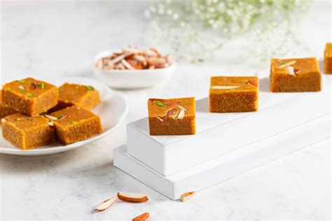 Gulab (LABEL) Besan Barfi | Made with Cow Ghee | Indian Sweet | Chana ...