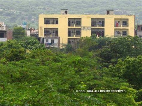 Encroachments and poor management - Know why Delhi's lung problem is ...