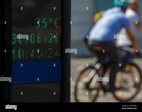 Bucharest, Romania - June 30, 2020: 35 degrees celsius (95 fahrenheit ...