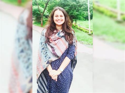 You should know about the one of the most beautiful IAS officer of ...