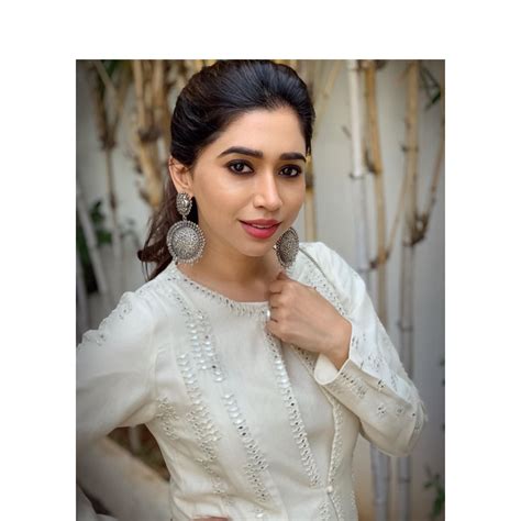 Aarti Ravi in Silver Earrings – Sangeeta Boochra