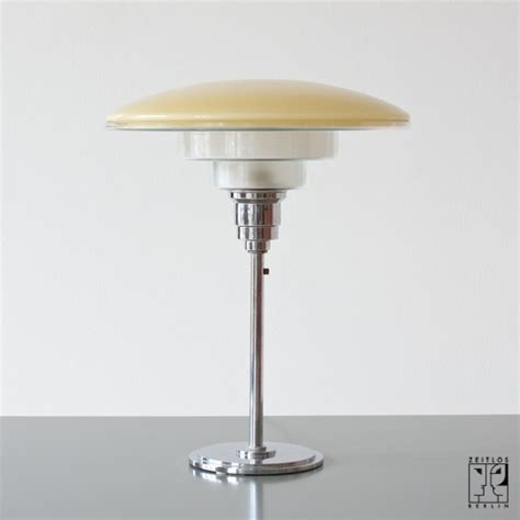 Sistrah T4 table lamp - ZEITLOS – BERLIN