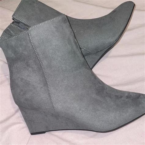 Women's Grey Boots | Depop