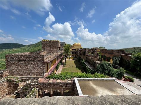 RAMATHRA FORT (Karauli, Rajasthan) - Castle Reviews, Photos, Rate ...