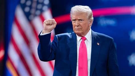 Donald Trump hails leadership of 'gentleman Donald J. Trump' and ...