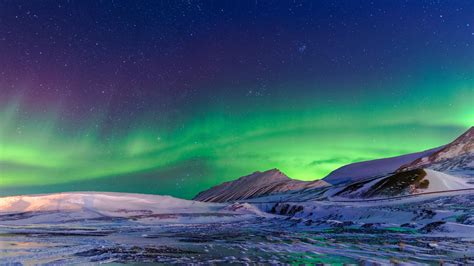Aurora Borealis in Svalbard, Norway [3840x2160] : wallpapers